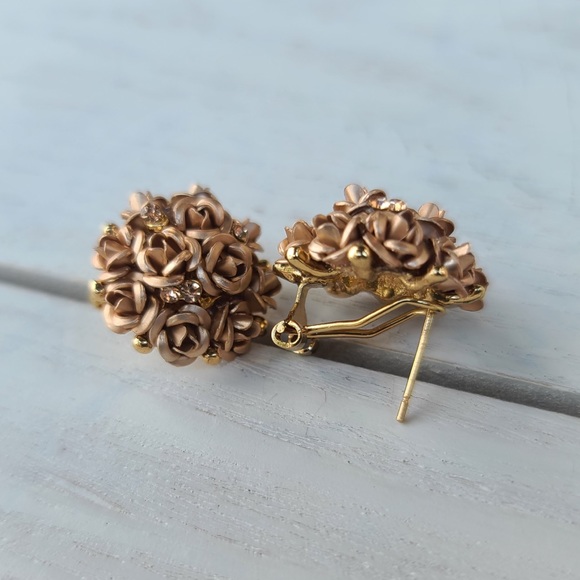 Deep Pink Rose Bouquet Round Earring - Picture 3 of 5